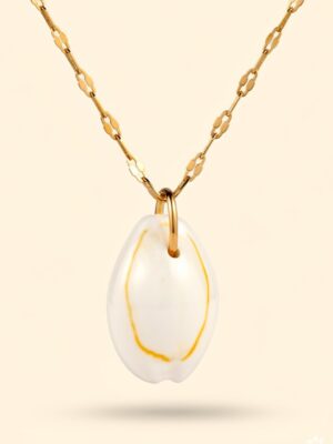 Natural Cowrie Shell Pendant Necklace